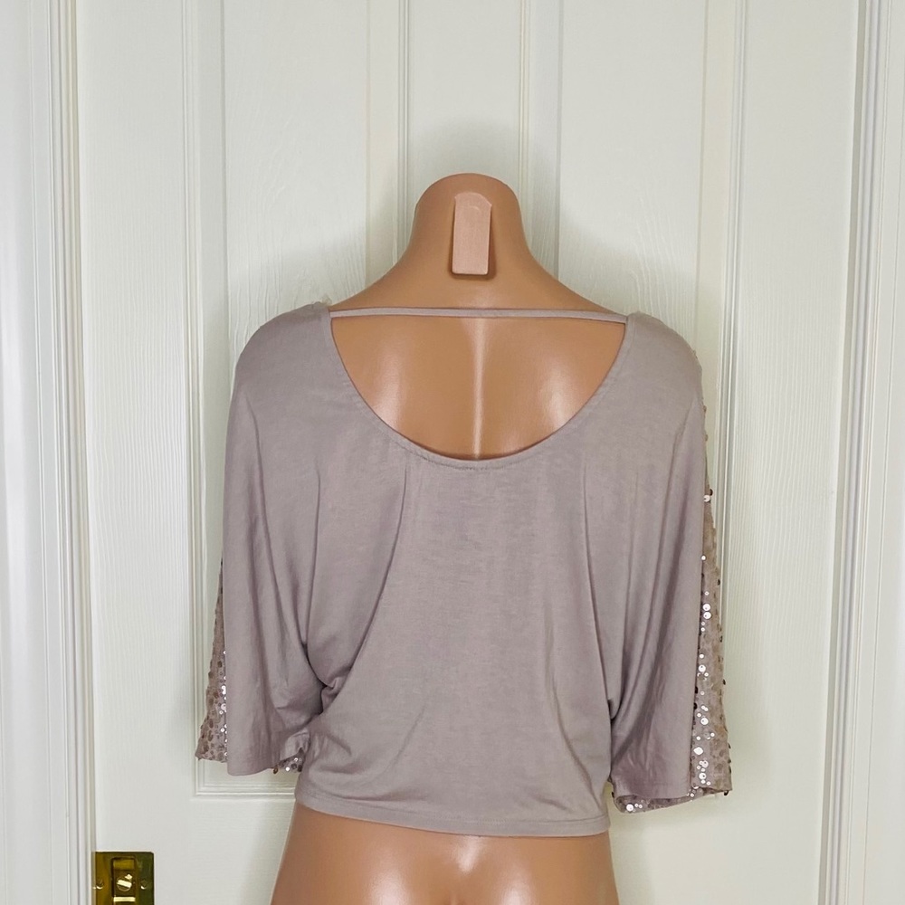 Beautiful champagne top size M - Picture 3 of 3